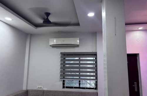 Indore Apartment | indifeed stays ,ground flor 1bhk apartment best locality in indore