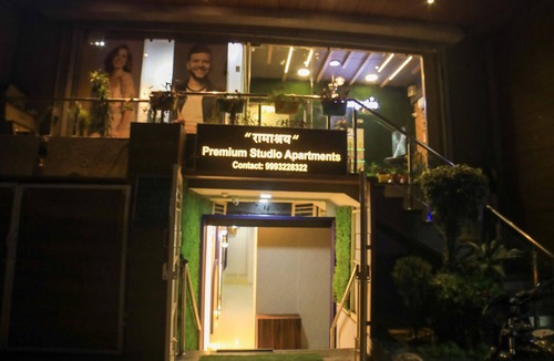 Indore Apartment | Indulge in stylish luxury & superb hospitality in Nipania, close to all Malls