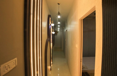 Indore Apartment | Indulge in stylish luxury & superb hospitality in Nipania, close to all Malls