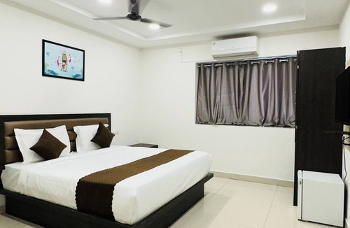 HITEC City Hotel | Innzoy Comforts