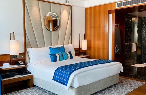 Churchgate Hotel | InterContinental Marine Drive Mumbai by IHG