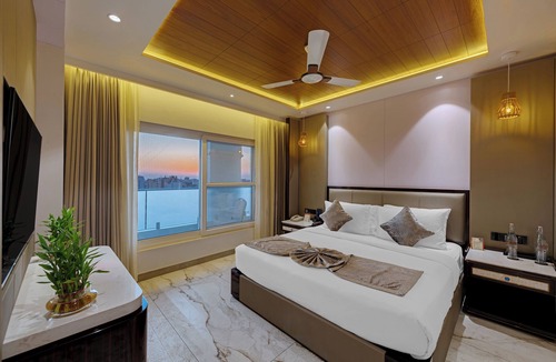 Dwarka Hotel | Ira by Orchid Dwarka