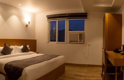 Dhikuli Hotel | Iris Lite