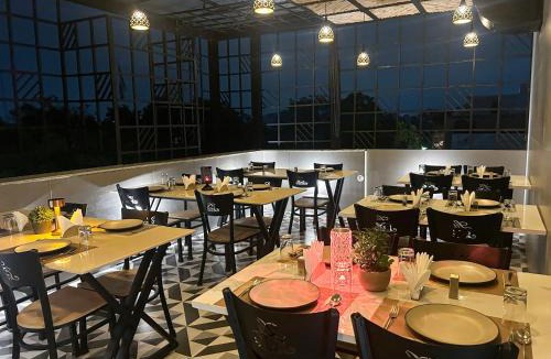 Kalkaji Hotel | Iris Suites Kalkaji