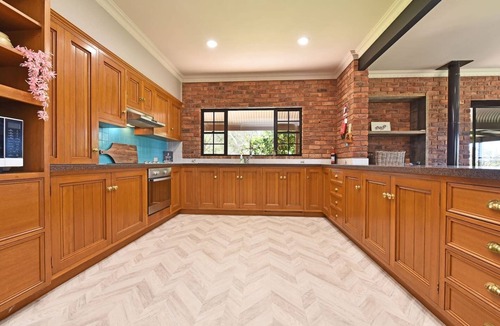 Lovedale House | Ironstone Homestead family private pool and hot spa open fire games room