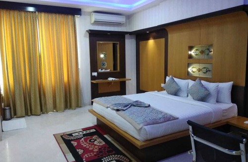 Anantapur Hotel | Iroomz Hotel SR Grand