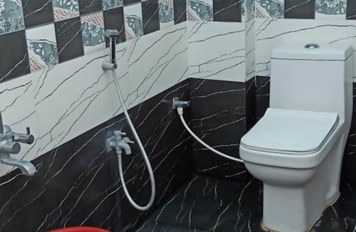 Mandya Hotel | iROOMZ Suchira Lodge