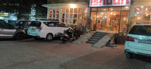 Khattalwada Hotel | ishaan resorts near mall road 10 min walk and big parking