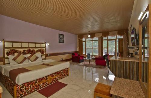 Khattalwada Hotel | ishaan resorts near mall road 10 min walk and big parking