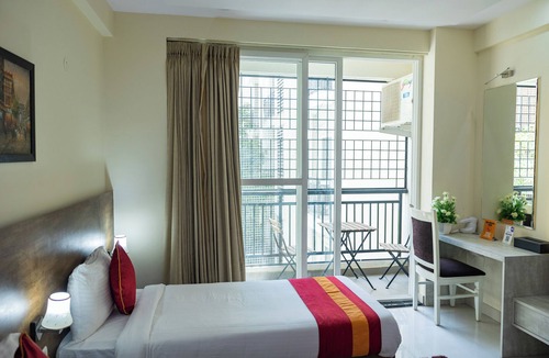 Pulikeshi Nagar Hotel | Ishwerya Suites