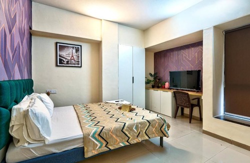 Viman Nagar House | It takes 10 minutes to go to Pune Airport from here.