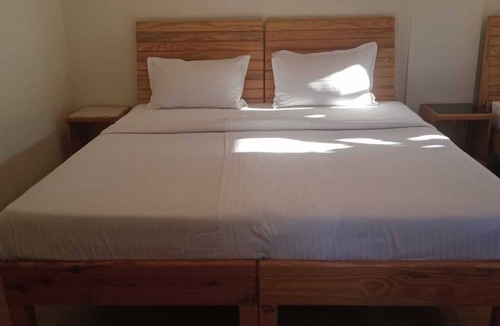 Pulikeshi Nagar Hotel | ITIS CLUB SUITES