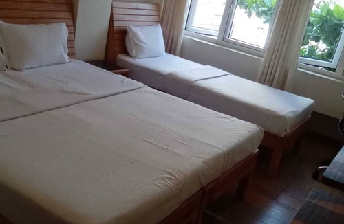 Pulikeshi Nagar Hotel | ITIS CLUB SUITES