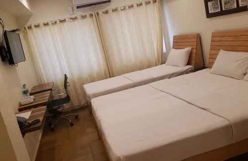 Pulikeshi Nagar Hotel | ITIS CLUB SUITES