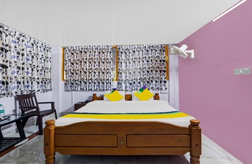 Mahadevpet Hotel | Itsy By Treebo - Iha Comforts With Mountain View