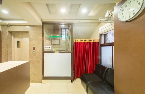 Ballygunge Hotel | Itsy By Treebo - Jai Ambe Maa