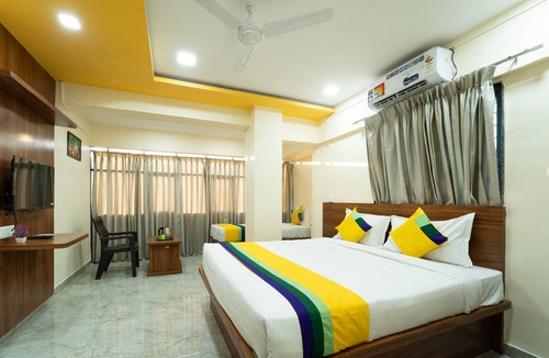 Hadapsar Hotel | Itsy Hotels Anand Executive, Near Amanora
