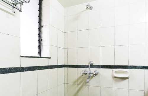 Shivajinagar Hotel | Itsy Hotels Hill View Ex