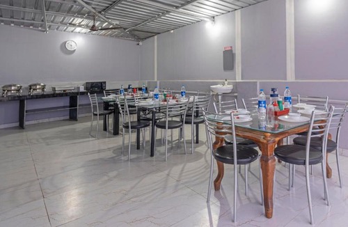 Kharadi Hotel | Itsy Hotels Revmantra