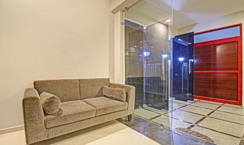 Kukatpalli Hotel | Itsy Hotels Sunrise Grand, Hitech City