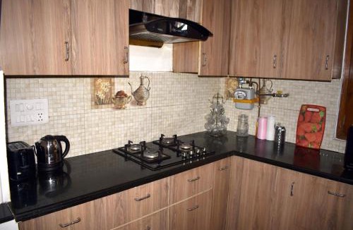 Dwarka Bed & Breakfast | Ivory Home