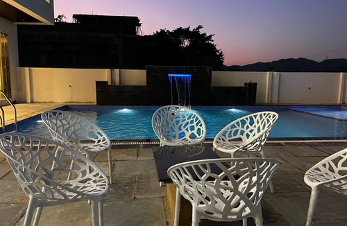 Chikalwas Villa | Ivy House by Ebony Stays – Luxury 4BHK Villa in Udaipur with Private Pool