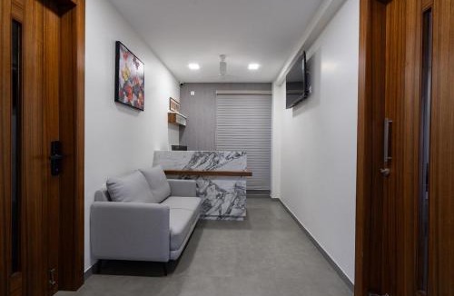 Peelamedu Apartment | J Square Inn