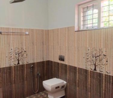 Sulthan Bathery Bed & Breakfast | Jacob's Homestay