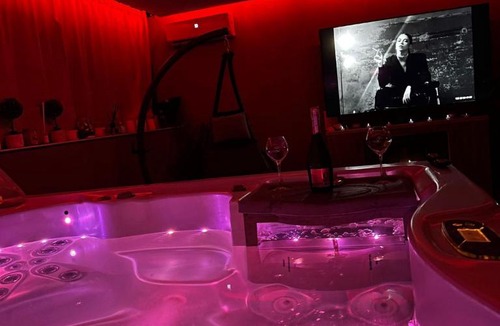 Oradea Apartment | Jacuzzi Home