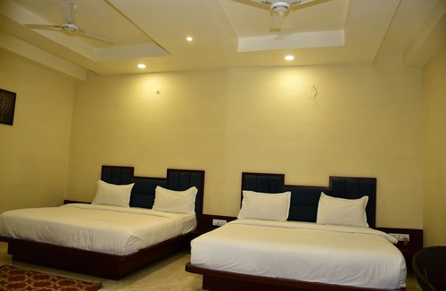 Shahdol Hotel | Jai Vilas Palace & Resort