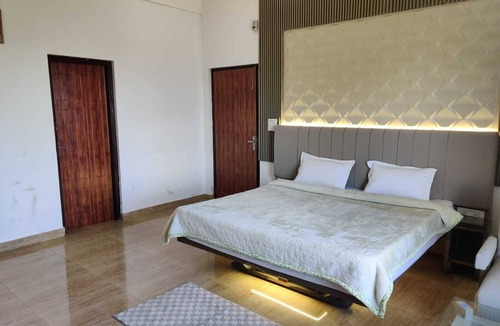 Nahan Hotel | Jaitak Resort By Pine