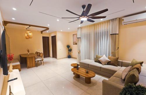 Chandigarh Apartment | Japandi theme Apartment 10 mins from Chandigarh Airport - by Zeppelin Stays