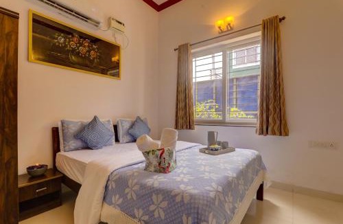 Nagoa Villa | JAQK Holidays - Big Chill Villa for Big Groups, Private Pool-WiFi-Caretaker-Parking, North Goa