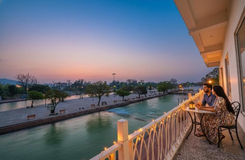Mayapur Hotel | Jaswinder Bhawan - By The Ganges