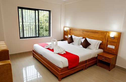 Sulthan Bathery Hotel | Jet Paark
