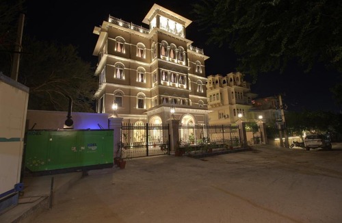 Lake Pichola Hotel | Jhadol Vijay Vilas Near Lake Pichola