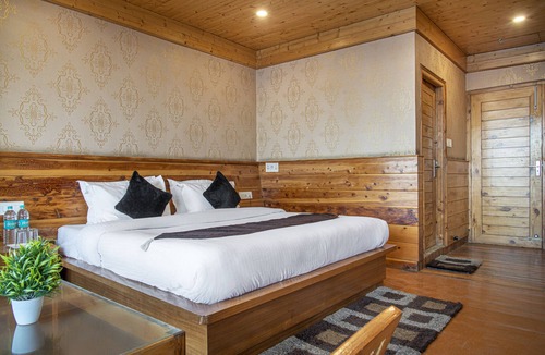 Theog Hotel | Jk Dream View Kufri 🙏🏿welcoming all guest & members we are happy to host you.