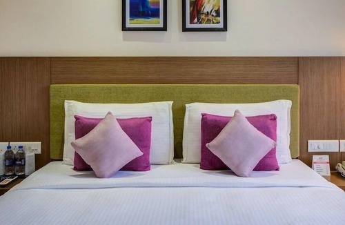 Kelakam Hotel | JK Residency Kelakam