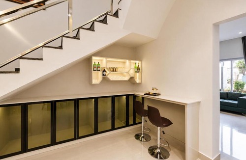 Taoru Villa | JP Farmstay 5-BHK Retreat with Kids' Room, Bar Area & Sit-out