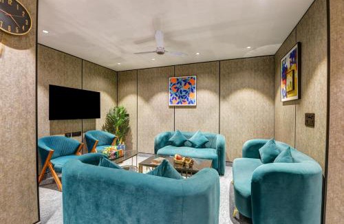 Jangpura Hotel | JS Residency Luxe Collection with Free Pickup from Nizamudin Railway Station 12 PM To 6 PM