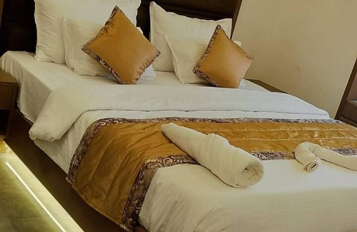 Jhansi Hotel | Jungle Safari by K3 Club And Resort