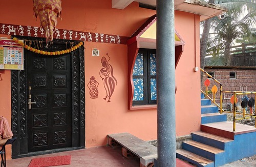 Malpe House | Just 50 steps Papanasini riverbank. To the right, Padukare Beach,