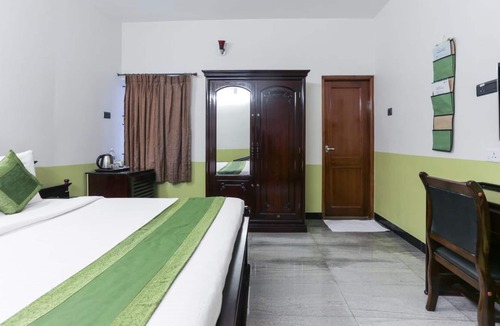 Madurai Main Hotel | Just 90fts near to the Meenakshi Temple, Madurai