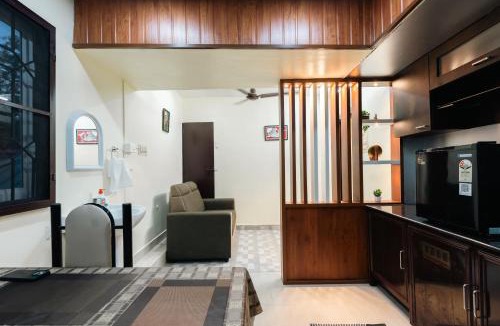 Palayam Apartment | Jyothi - Bright and Cozy