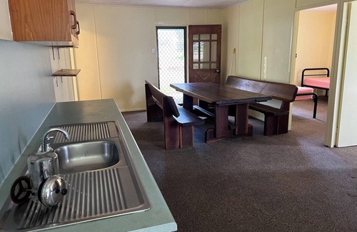 Happy Valley House | ☀️🎣🐠 🐠🎣☀️ K'gari Lodge Beach/Fishing Shack in Happy Valley