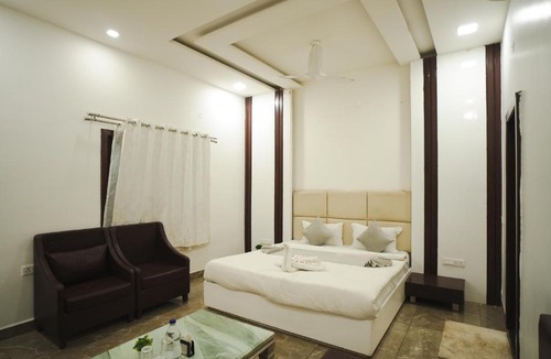 Guna Hotel | K2 Highway Treat & Resort Unit of Lyzon