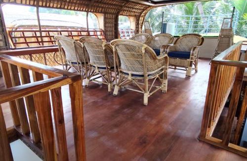 Mullakkal Boat Rental | Kalappura Houseboats & Tours