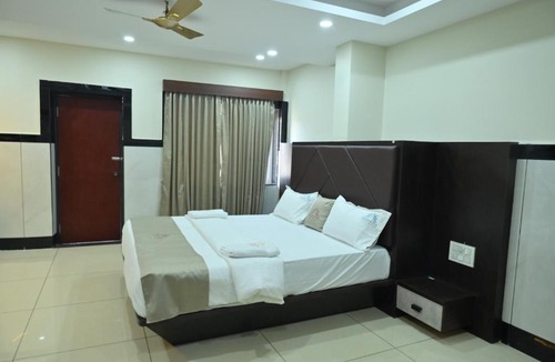 Murudeshwara Hotel | Kamath Yatri Nivas Plus