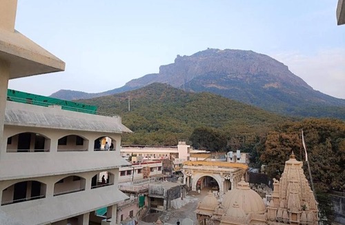 Junagadh Hotel | Kantaba Sankul Jain Dharamshala