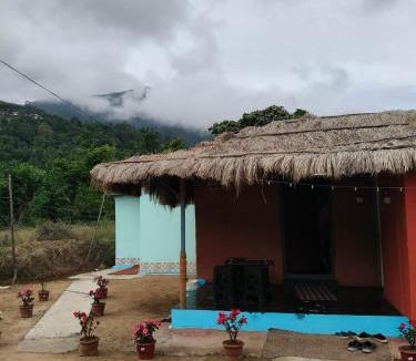 Kanthalloor House | Kanthalloor Mud & Mist Homestay
